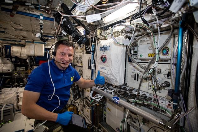 NASA image: iss060e022737