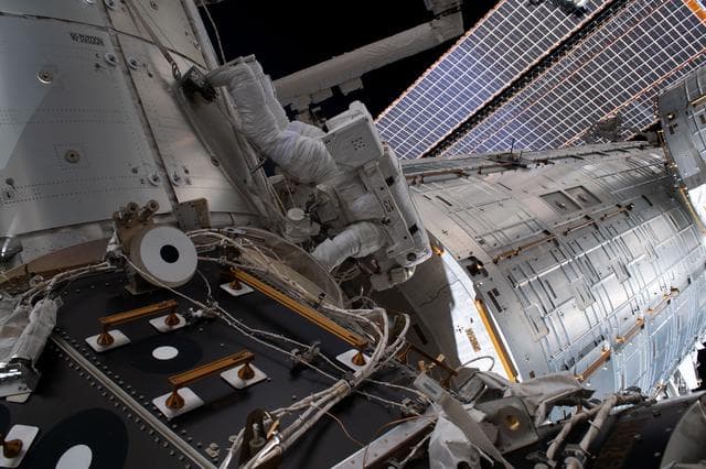 NASA image: iss060e043181