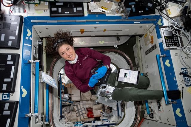 NASA image: iss060e043912