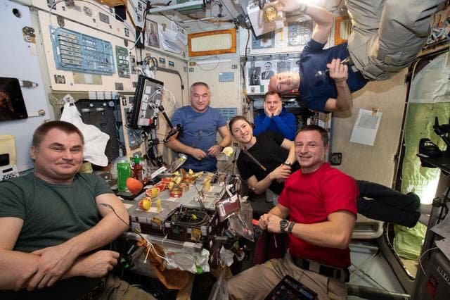 NASA image: iss060e060255