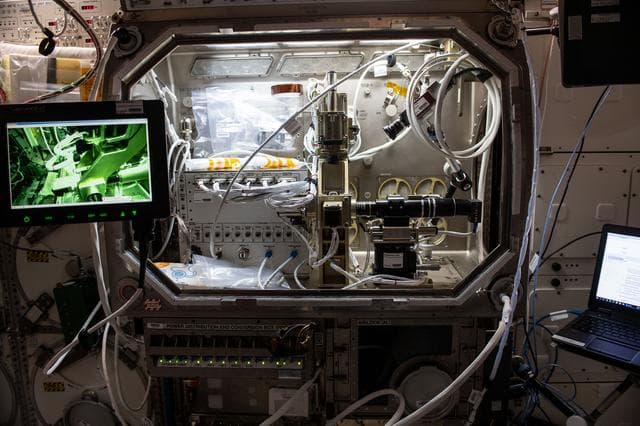 NASA image: iss060e073382