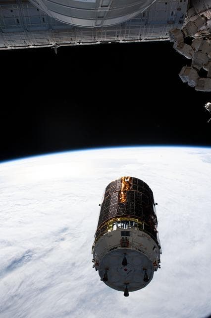 NASA image: iss060e082595