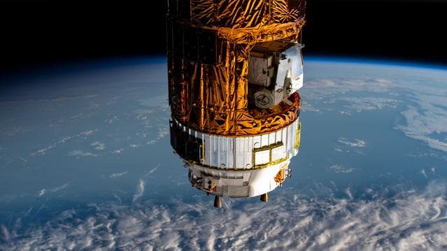 NASA image: HTV-8 taken by EHDC2