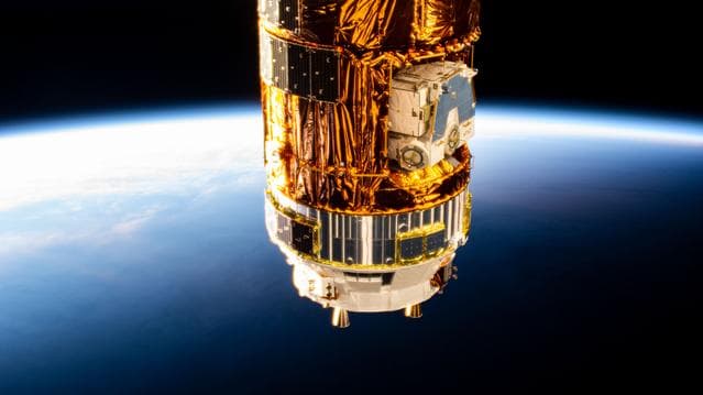 NASA image: HTV-8 taken by EHDC2