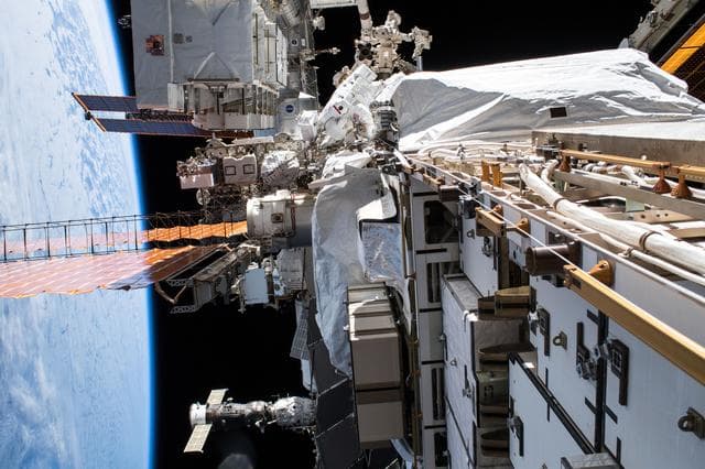 NASA image: iss061e003327