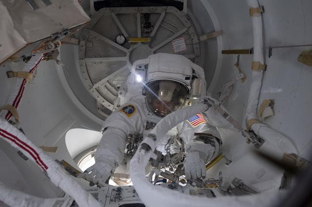 NASA image: iss061e011927