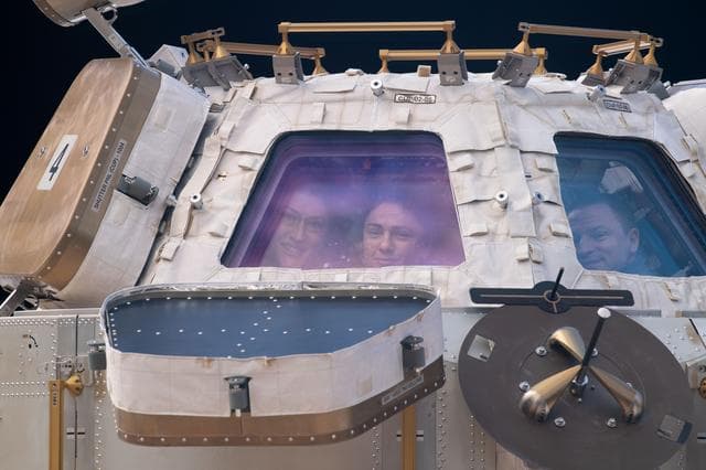 NASA image: iss061e027009