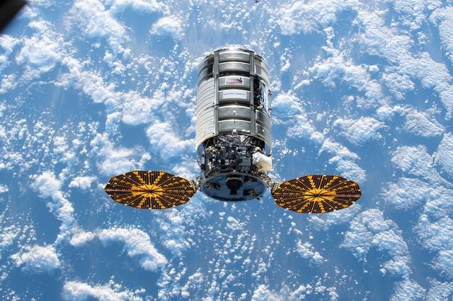 NASA image: iss061e027738