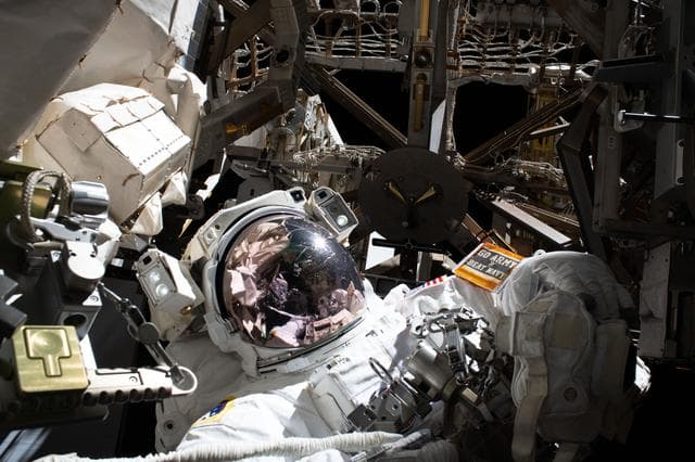 NASA image: iss061e065625
