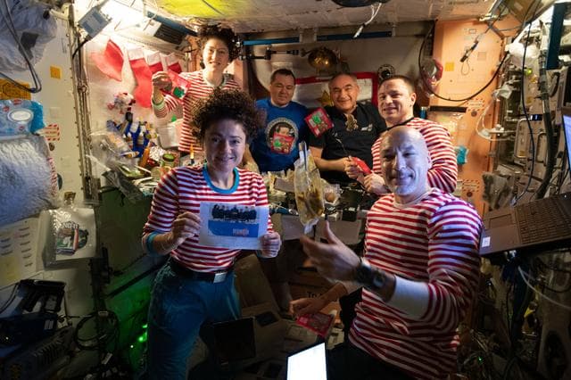 NASA image: Crew Christmas Brunch in Node 1 (Time Lapse)