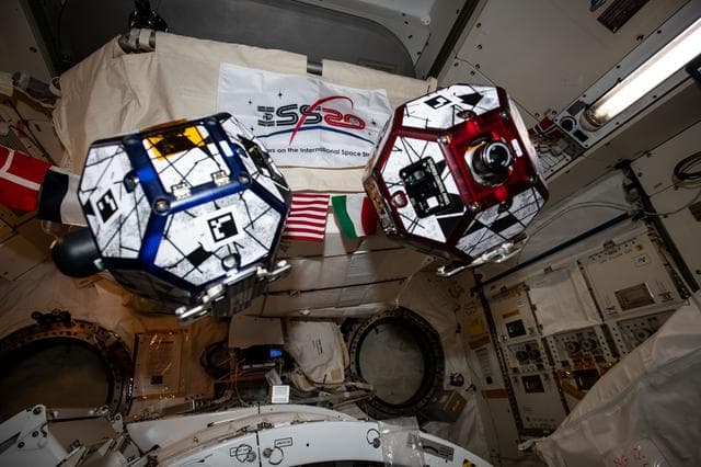 NASA image: iss061e112435