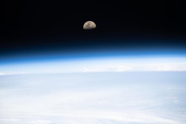 NASA image: iss061e118331