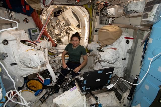 NASA image: iss061e122170