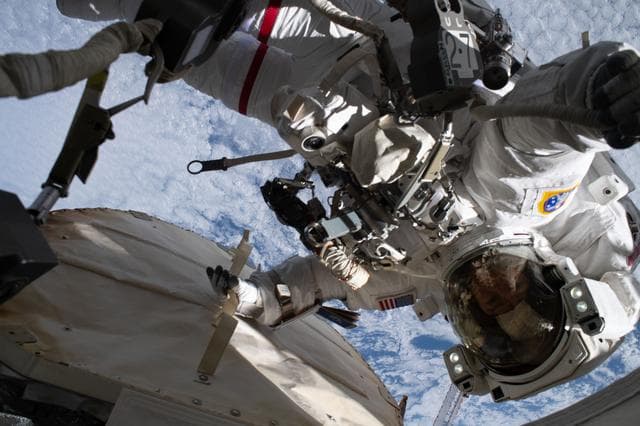 NASA image: iss061e136770