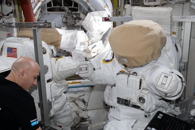 NASA image: iss061e138059