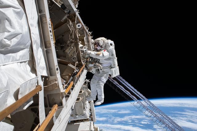 NASA image: iss061e143462