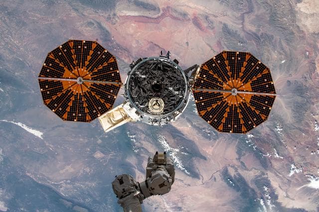NASA image: iss061e150257