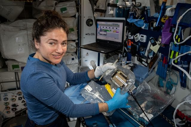 NASA image: OsteoOmics Thaw Kit Retrieval