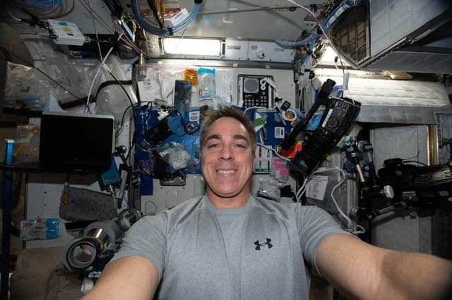 iss063e004860