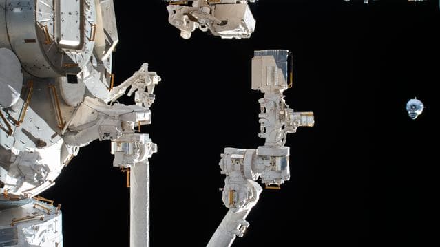 NASA image: Historic SpaceX DM-2 Approach and Docking to the ISS
