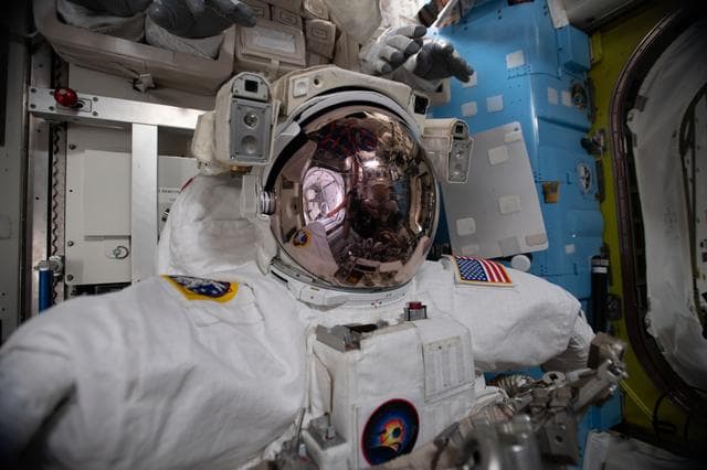 NASA image: iss063e030841