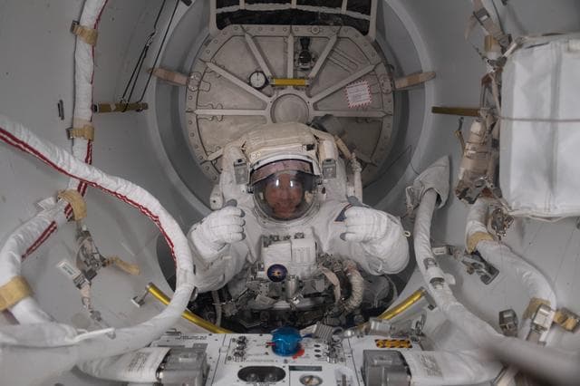 NASA image: iss063e034981