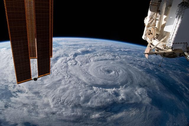 NASA image: iss063e074377