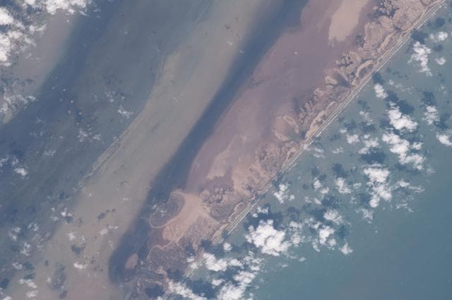 NASA image: iss063e081502