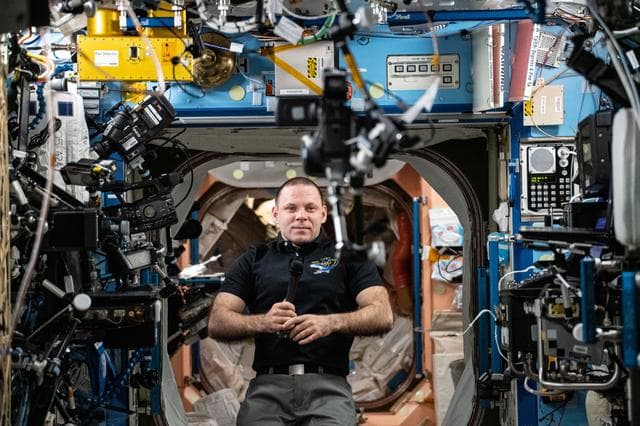 NASA image: iss063e088354