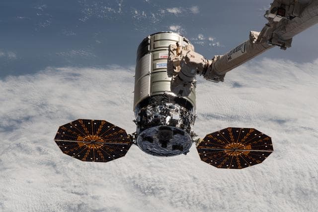 NASA image: iss063e101293