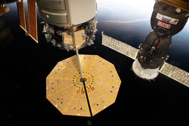 NASA image: iss063e110863