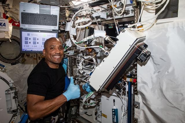 NASA image: iss064e010944