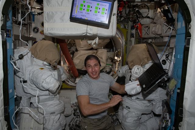 NASA image: iss064e013338