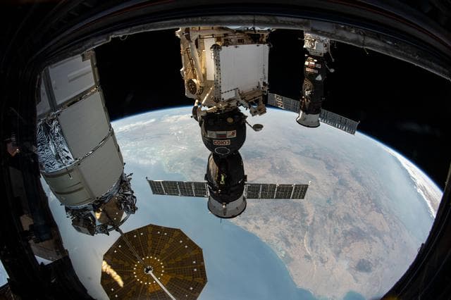 NASA image: iss064e037004