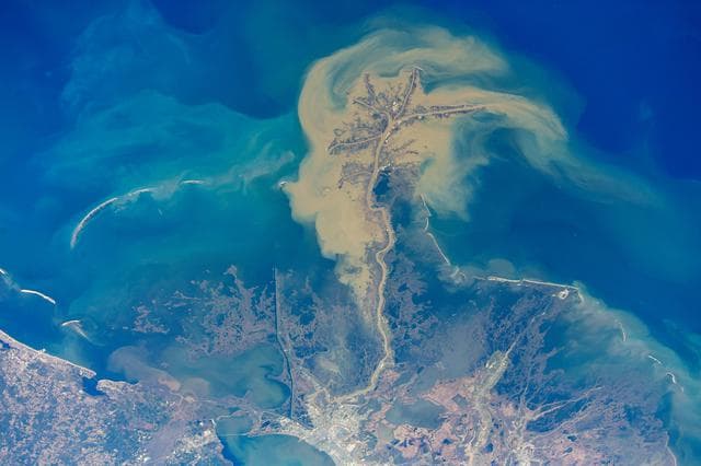 NASA image: iss064e037443