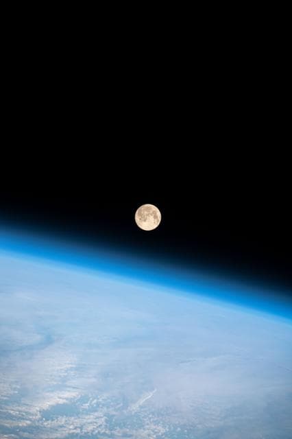 NASA image: iss064e037872