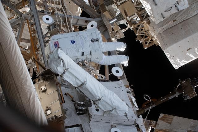 NASA image: iss064e038273