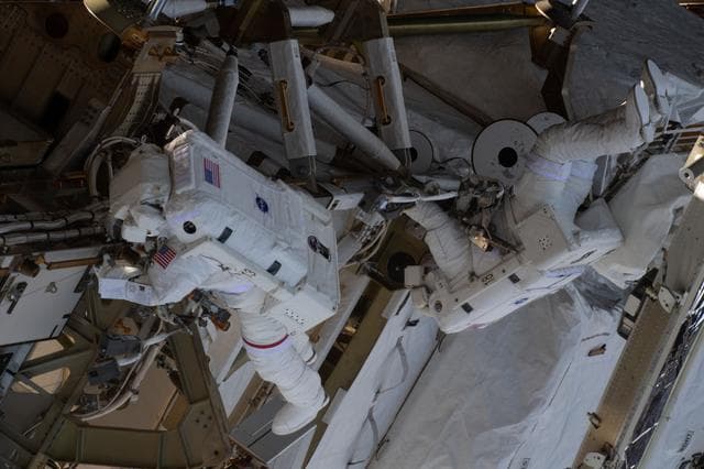 NASA image: iss064e038352