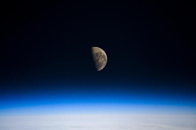 NASA image: iss064e040717