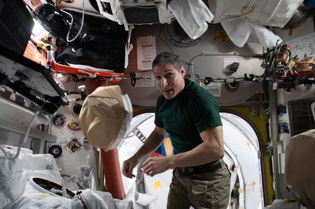 NASA image: iss064e044264