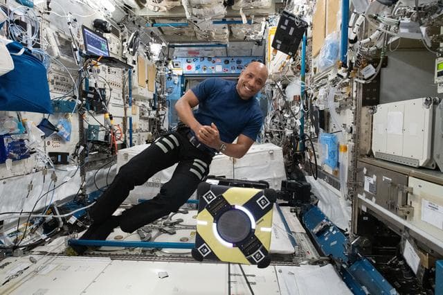 NASA image: iss064e059455