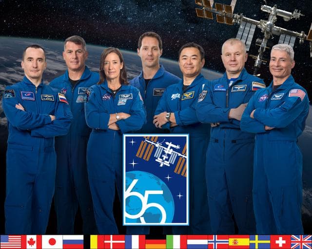 iss065-s-002