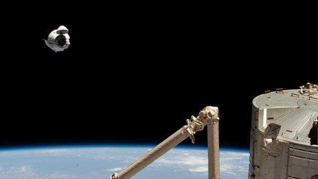 NASA image: iss065e002827