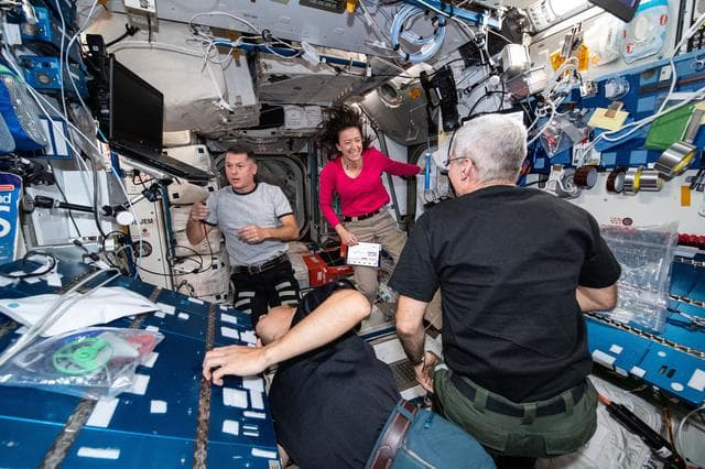 iss065e084898