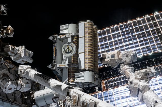 NASA image: iss065e116519