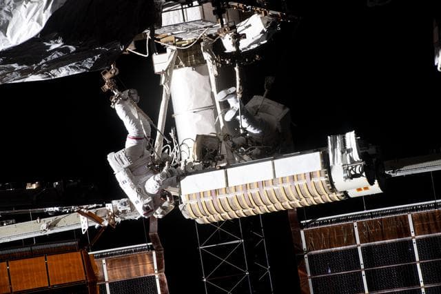 NASA image: iss065e120644