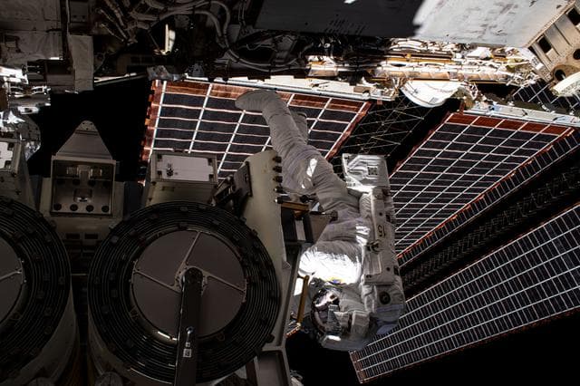 NASA image: iss065e120861