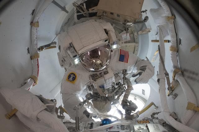 NASA image: iss065e121035