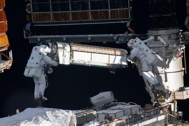 NASA image: iss065e121354