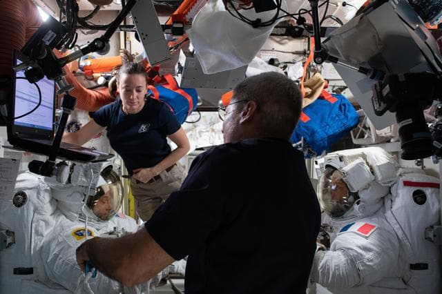 NASA image: iss065e129916